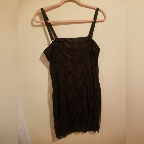 Lace mini spaghetti strap dress - Picture 3 of 3
